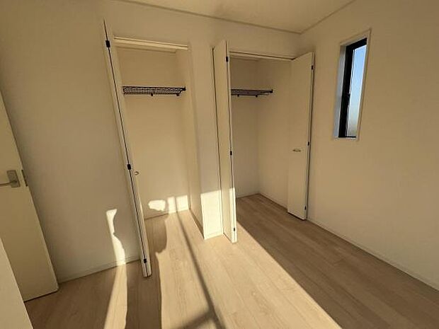 いつでもお部屋をスッキリお使い頂ける収納スペースを設置中の物を確認しやすく取り出しやすい収納スペース