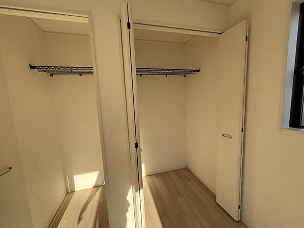 いつでもお部屋をスッキリお使い頂ける収納スペースを設置中の物を確認しやすく取り出しやすい収納スペース