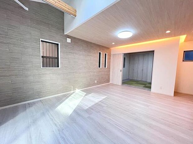 ご家族の温かい時間を演出するダイニングスペースです。