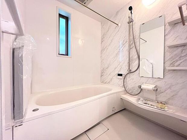 スタイリッシュな浴室で1日の疲れをゆったり癒されるのもいいですね。