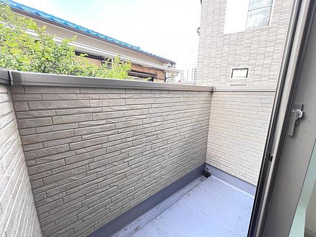 お洗濯ものを気持ち良く太陽の光で干せるのが嬉しいですね。