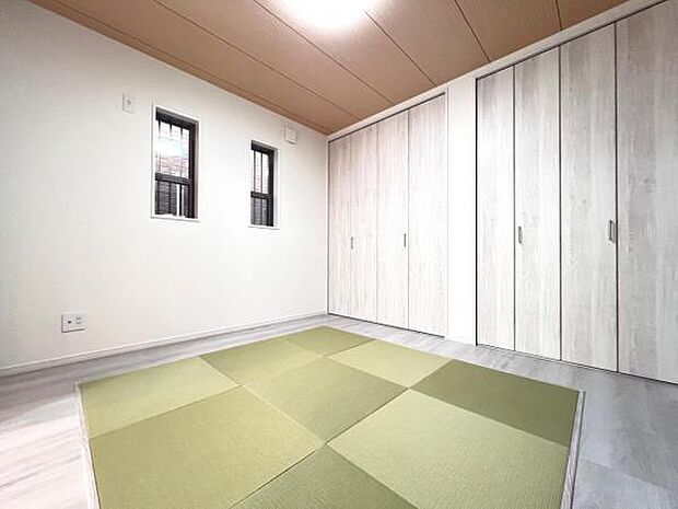 和室スペースです。畳のお部屋は寛げる空間ですね。