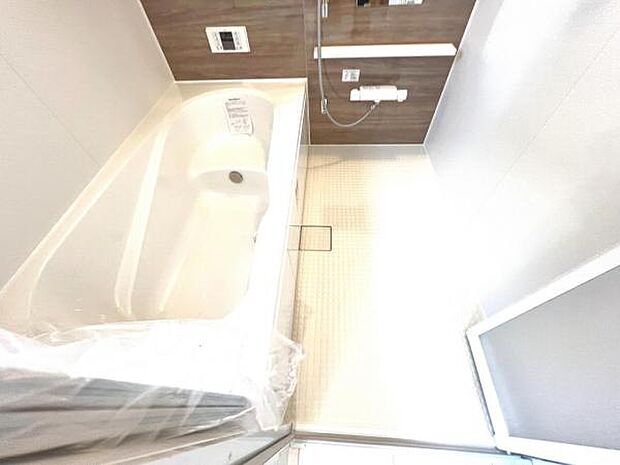 スタイリッシュな浴室で1日の疲れをゆったり癒されるのもいいですね。