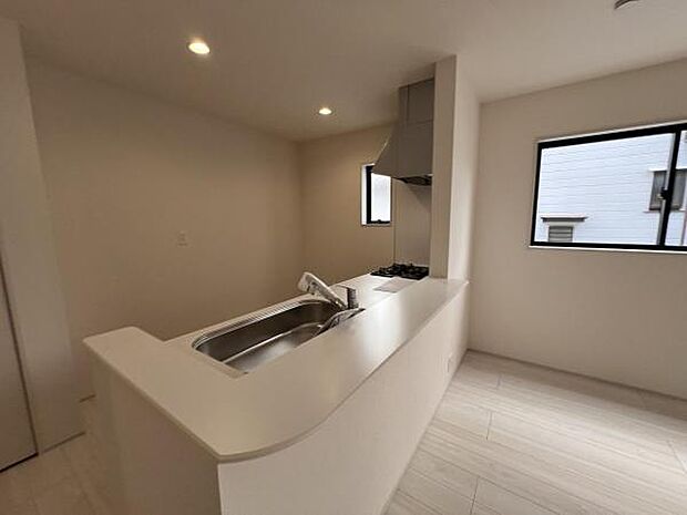 家族団らんの場所としてゆったりと居心地の良いリビングです明るい日差しが入る風通しの良いリビングですご