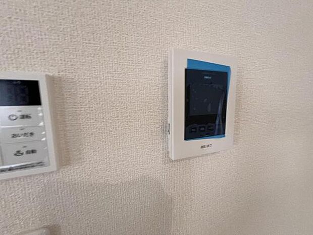 訪問者を確認できるTVモニター付きインターフォンです。