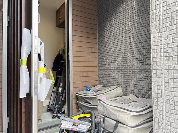 いつも気持ちよくご家族を迎えられる玄関です。綺麗で明るい玄関でお客様をお迎えいただけます。