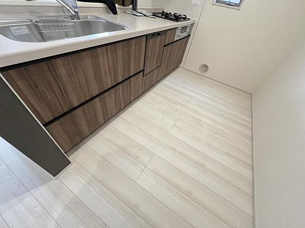 料理の時間が楽しくなるキッチンスペースです作業スペースが広く家事動線をゆったりと確保できるキッチン