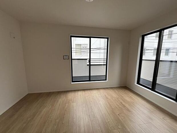 家族団らんの場所としてゆったりと居心地の良いリビングです明るい日差しが入る風通しの良いリビングですご