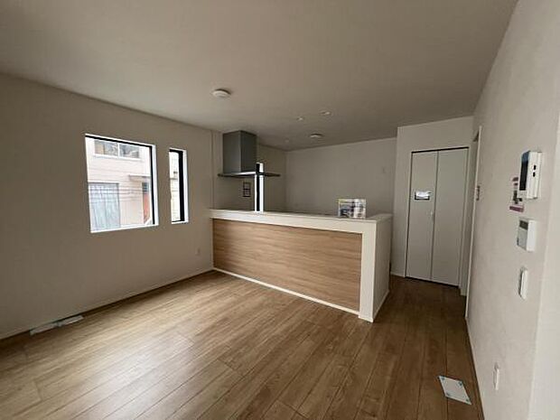 リビングダイニングになりますご家族そろっての素敵な空間になりそうですね暖かな日差しが差し込むリビング