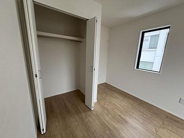 いつでもお部屋をスッキリお使い頂ける収納スペースを設置中の物を確認しやすく取り出しやすい収納スペース