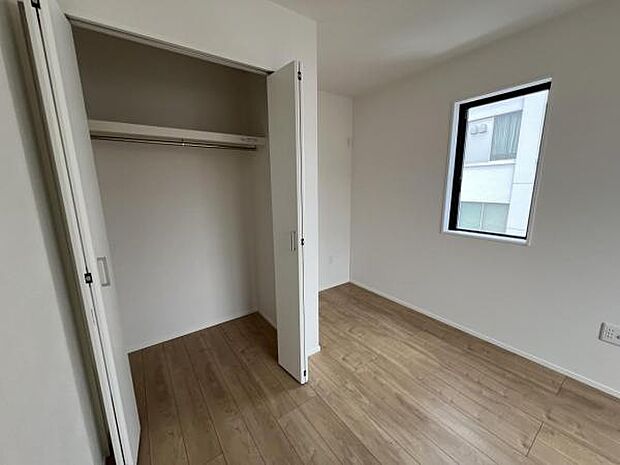 いつでもお部屋をスッキリお使い頂ける収納スペースを設置中の物を確認しやすく取り出しやすい収納スペース