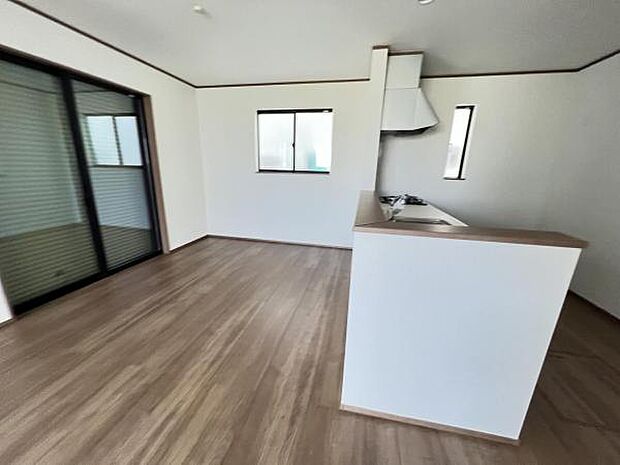 家族団らんの場所としてゆったりと居心地の良いリビングです明るい日差しが入る風通しの良いリビングですご