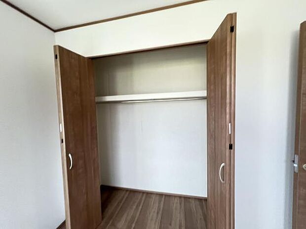 いつでもお部屋をスッキリお使い頂ける収納スペースを設置中の物を確認しやすく取り出しやすい収納スペース