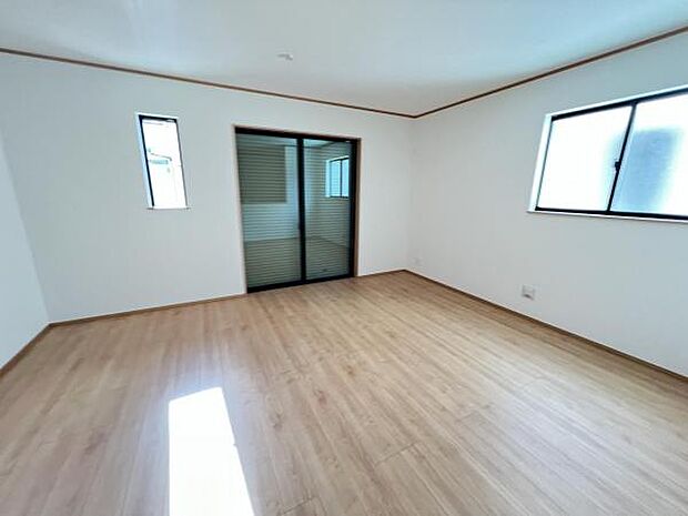 リビングダイニングになりますご家族そろっての素敵な空間になりそうですね暖かな日差しが差し込むリビング