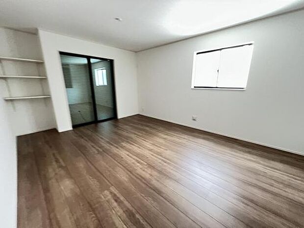 家族団らんの場所としてゆったりと居心地の良いリビングです明るい日差しが入る風通しの良いリビングですご