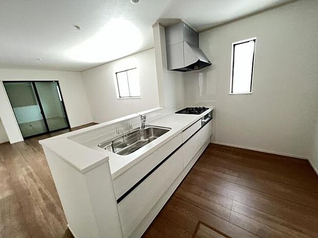 料理の時間が楽しくなるキッチンスペースです作業スペースが広く家事動線をゆったりと確保できるキッチン