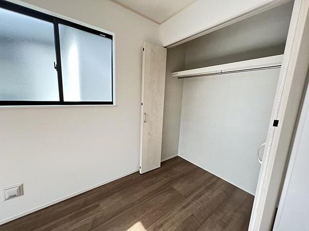 いつでもお部屋をスッキリお使い頂ける収納スペースを設置中の物を確認しやすく取り出しやすい収納スペース