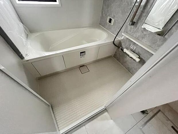 お風呂でほっとひといき1日の疲れを癒しましょうスタイリッシュな浴室で1日の疲れをゆったり癒されるのも