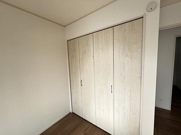 いつでもお部屋をスッキリお使い頂ける収納スペースを設置中の物を確認しやすく取り出しやすい収納スペース