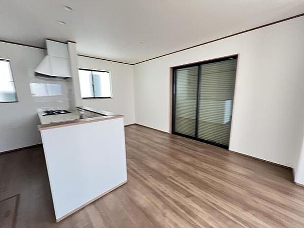 家族団らんの場所としてゆったりと居心地の良いリビングです明るい日差しが入る風通しの良いリビングですご