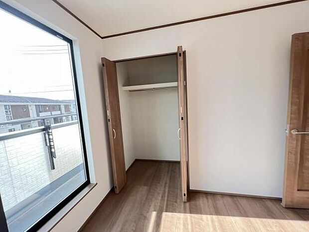 いつでもお部屋をスッキリお使い頂ける収納スペースを設置中の物を確認しやすく取り出しやすい収納スペース