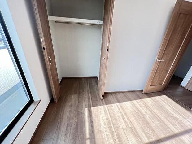 いつでもお部屋をスッキリお使い頂ける収納スペースを設置中の物を確認しやすく取り出しやすい収納スペース