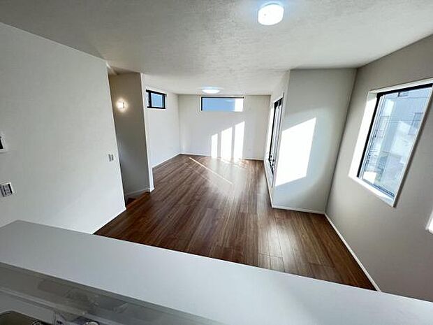 家族団らんの場所としてゆったりと居心地の良いリビングです。