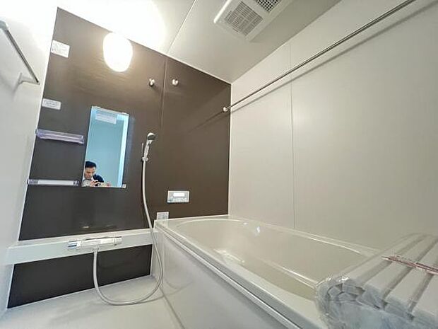 スタイリッシュな浴室で1日の疲れをゆったり癒されるのもいいですね。