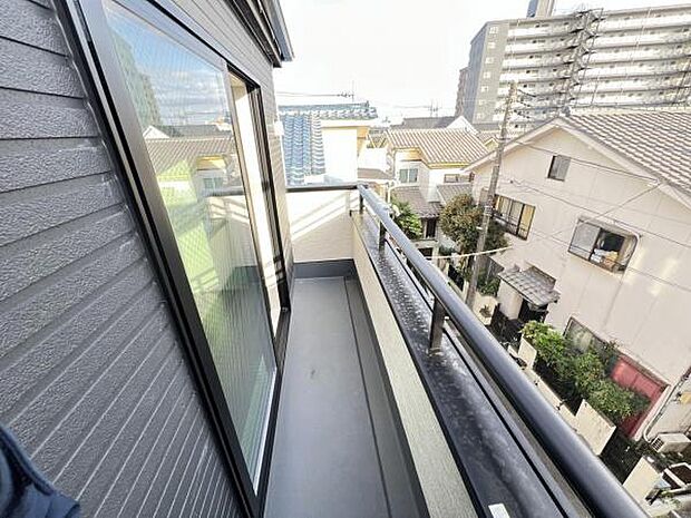 お洗濯ものを気持ち良く太陽の光で干せるのが嬉しいですね。