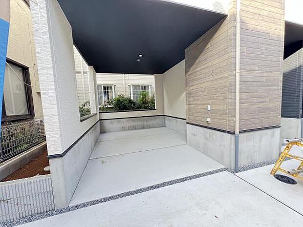 駐車場ももちろん完備しておりますのでお車所有の方にも心強いです。