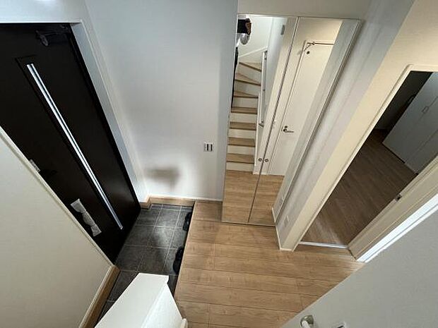 玄関がいつも片づくシューズインクローゼットがあります。