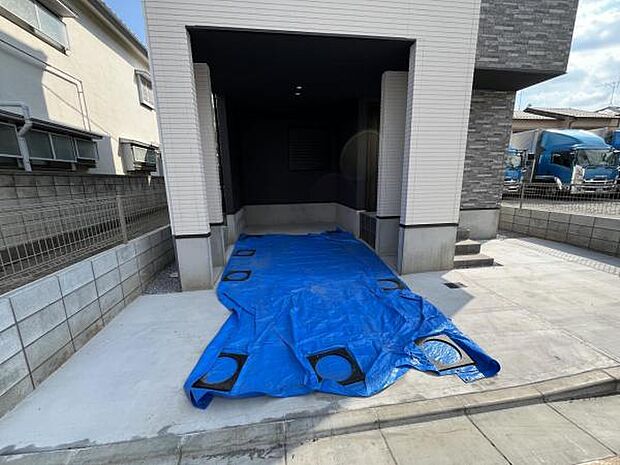 駐車場ももちろん完備しておりますのでお車所有の方にも心強いです。