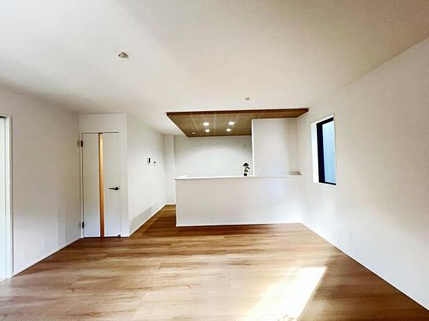 リビングダイニングになります。ご家族そろっての素敵な空間になりそうですね。