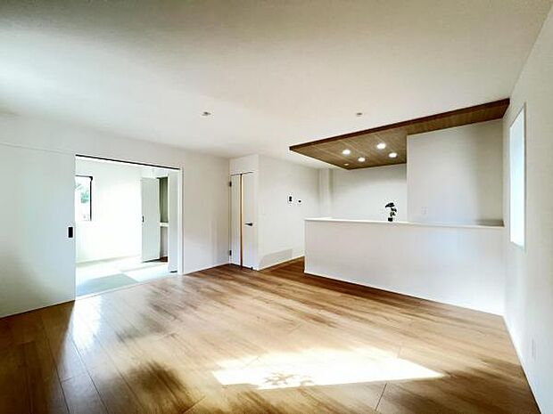 家族団らんの場所としてゆったりと居心地の良いリビングです。