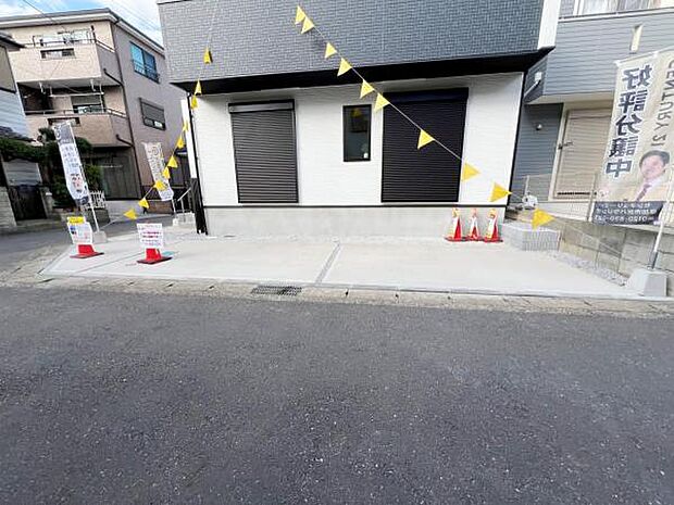 駐車場ももちろん完備しておりますのでお車所有の方にも心強いです。