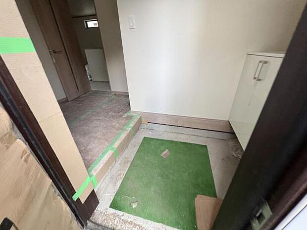 いつも気持ちよくご家族を迎えられる玄関です。綺麗で明るい玄関でお客様をお迎えいただけます。