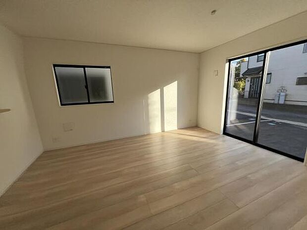 リビングダイニングになりますご家族そろっての素敵な空間になりそうですね暖かな日差しが差し込むリビング