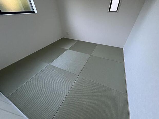 和室スペースです畳のお部屋は寛げる空間ですね一部屋あるとうれしい和室。客間、晩酌、家族団らんなど色々