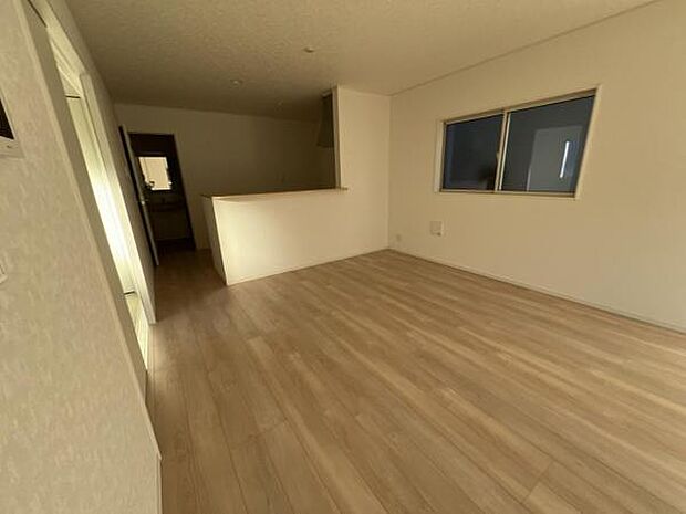 家族団らんの場所としてゆったりと居心地の良いリビングです明るい日差しが入る風通しの良いリビングですご