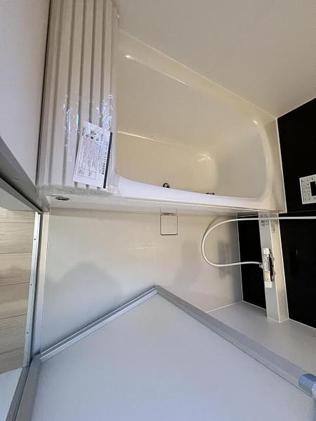 お風呂でほっとひといき1日の疲れを癒しましょうスタイリッシュな浴室で1日の疲れをゆったり癒されるのも