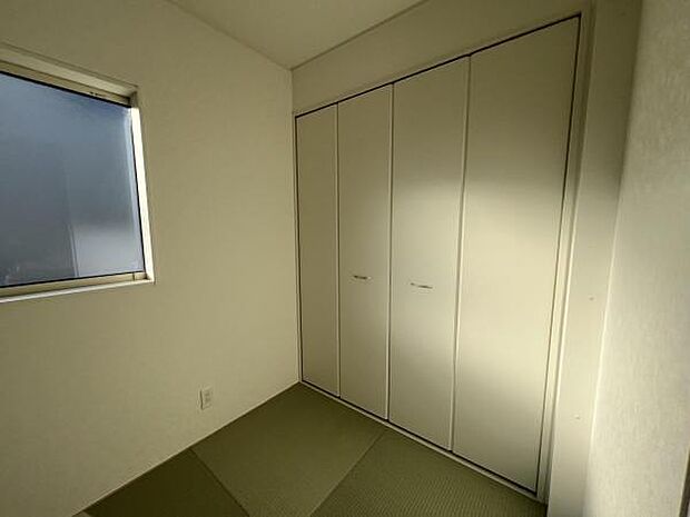 いつでもお部屋をスッキリお使い頂ける収納スペースを設置中の物を確認しやすく取り出しやすい収納スペース