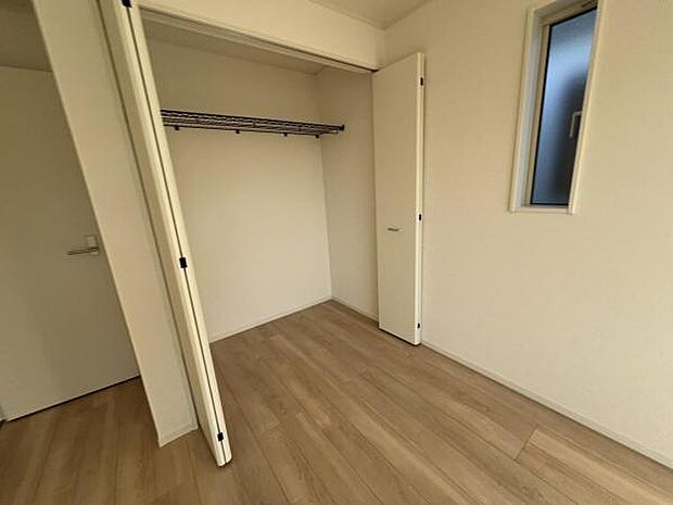 いつでもお部屋をスッキリお使い頂ける収納スペースを設置中の物を確認しやすく取り出しやすい収納スペース