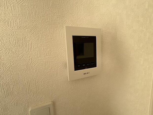 訪問者を確認できるTVモニター付きインターフォンです。