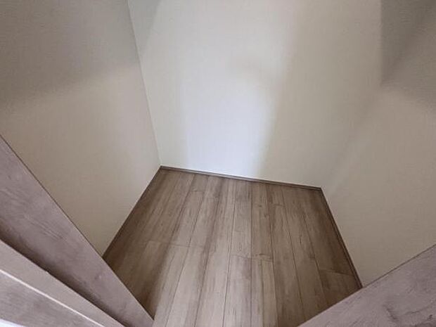 いつでもお部屋をスッキリお使い頂ける収納スペースを設置中の物を確認しやすく取り出しやすい収納スペース