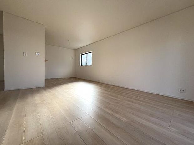 リビングダイニングになります。ご家族そろっての素敵な空間になりそうですね。