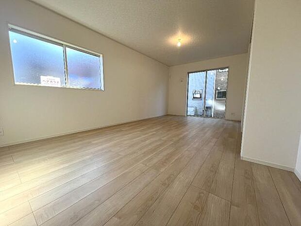 リビングダイニングになります。ご家族そろっての素敵な空間になりそうですね。