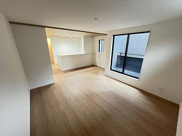 家族団らんの場所としてゆったりと居心地の良いリビングです。