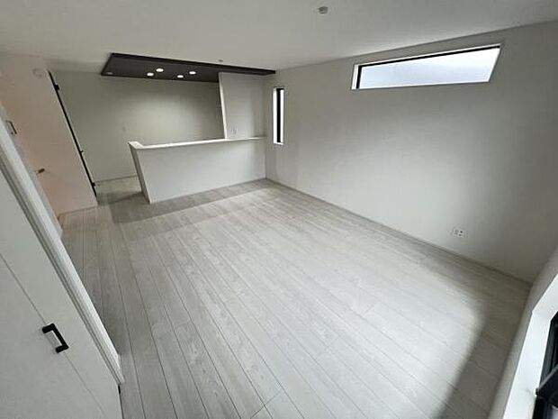 リビングダイニングになります。ご家族そろっての素敵な空間になりそうですね。