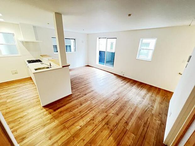 リビングダイニングになります。ご家族そろっての素敵な空間になりそうですね。