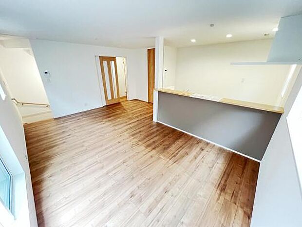 家族団らんの場所としてゆったりと居心地の良いリビングです。